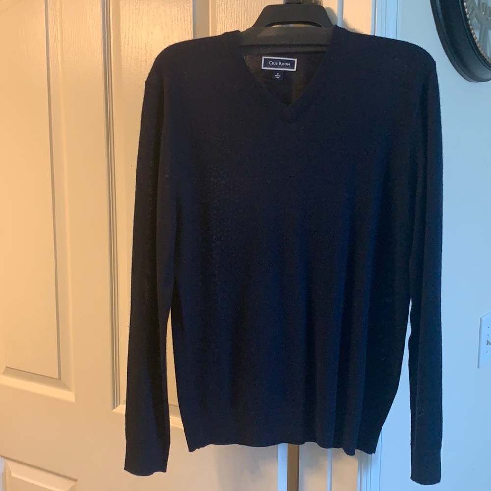 Club room sweater